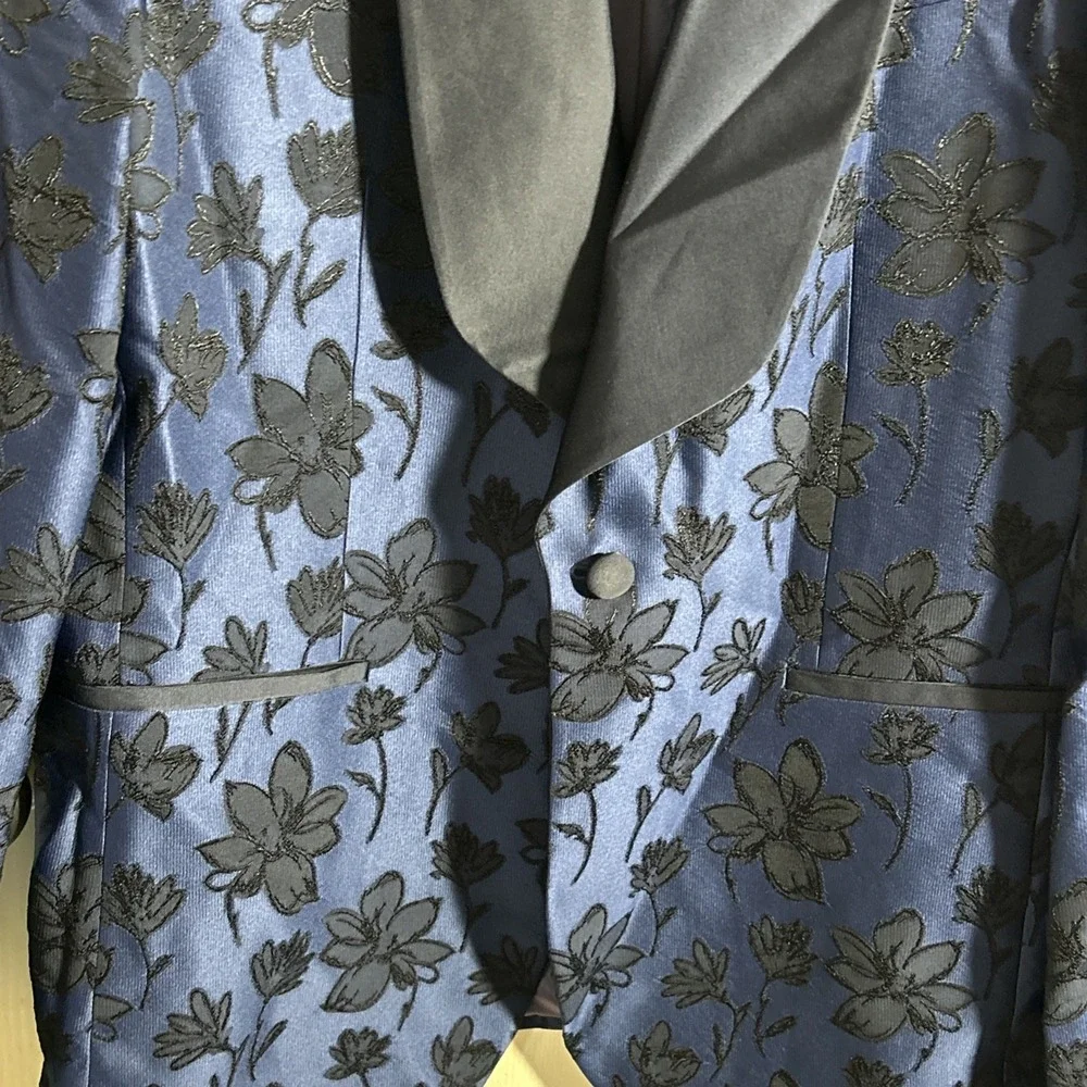 Berragamo Elegant Big Shawl Lapel‎ Mens Blue/Black Embroidered Blazer 40R